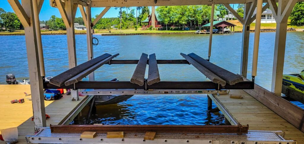 lake sinclair tritoon boat lift