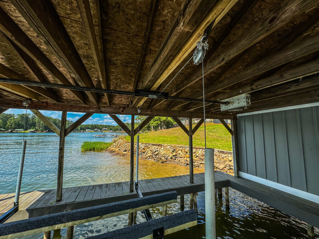 Lake Sinclair boat lifts repair service