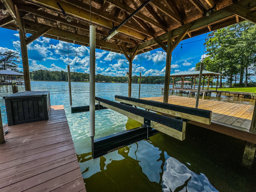 Lake Sinclair boat lifts repair service